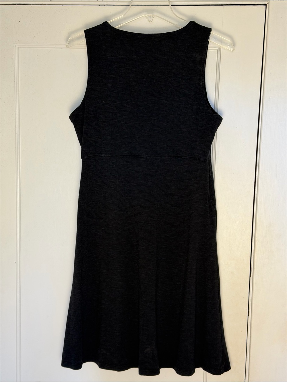 Toad&Co Black Sleeveless V‑Neck Midi Dress with Front Knot - Picture 2 of 6